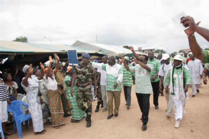 Visite du candidat Bédié dans le Moyen-Cavally : Entrée triomphale du président Bédié, hier, à Duékoué